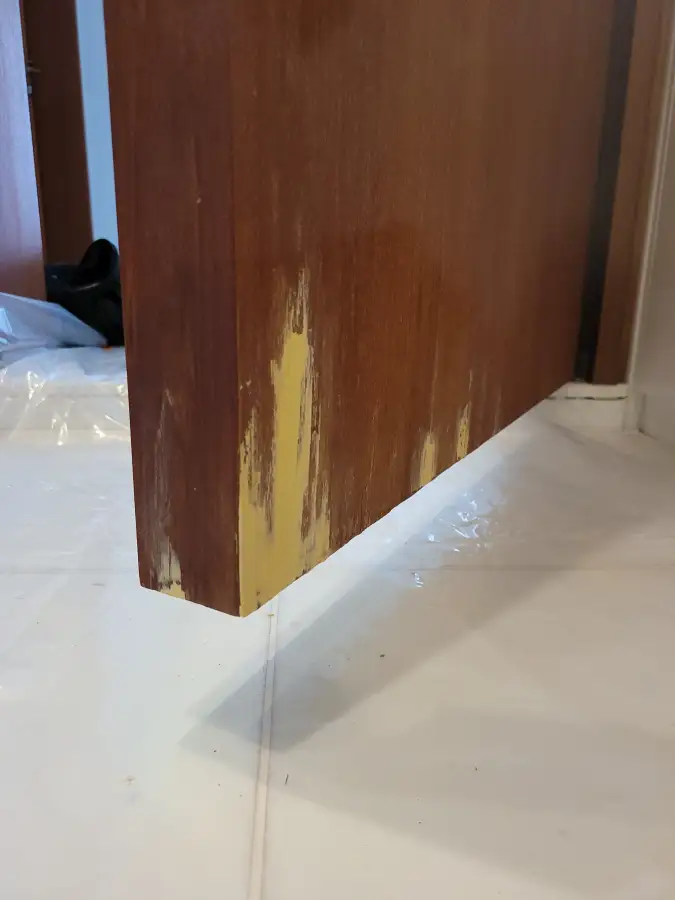 사무실 문틀 균열 시공 후