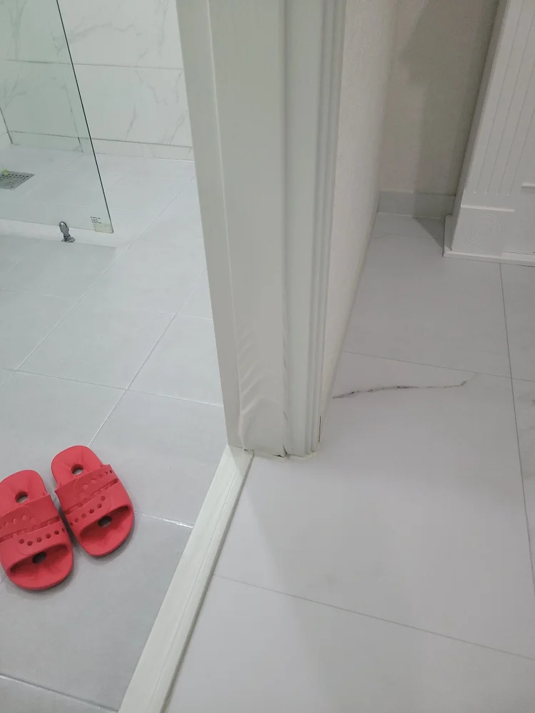 퇴거 전 문틀 종합 복원 시공 전