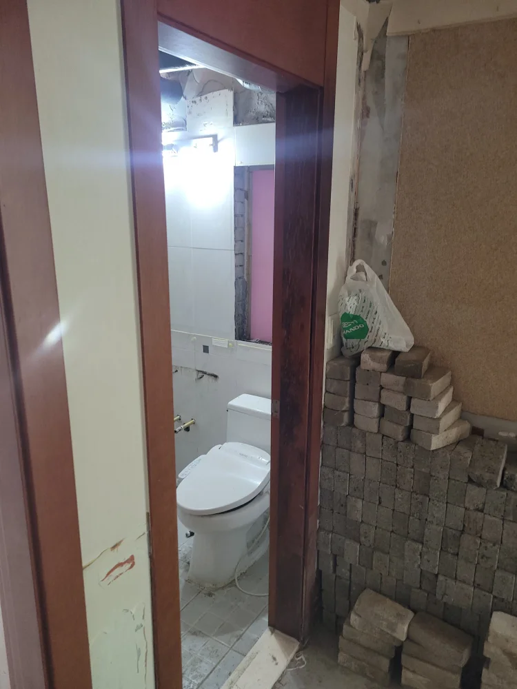 방문 문틀 스크래치 보수 시공 전